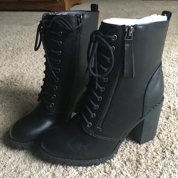 Black Chunky Heel Lace Up Combat Boots Booties - Picture 2 of 4